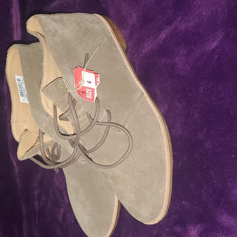 New clarks chukku boot
